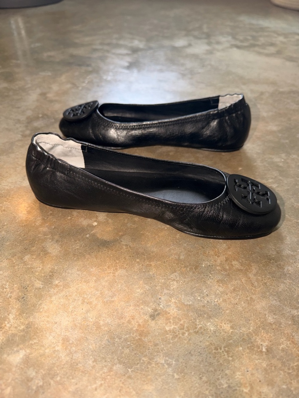 Tory Burch Reva Black Leather Ballet Flats Black Logo Medallion - Size 6.5 - Picture 9 of 11